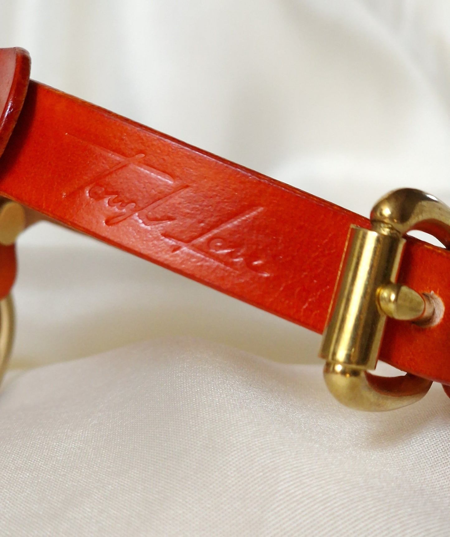 Close-up of eco-friendly vegetable-tanned leather collar craftsmanship