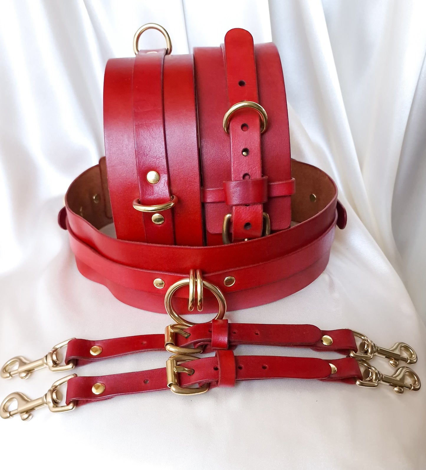 Ellipse Belt & Thigh Cuffs Red