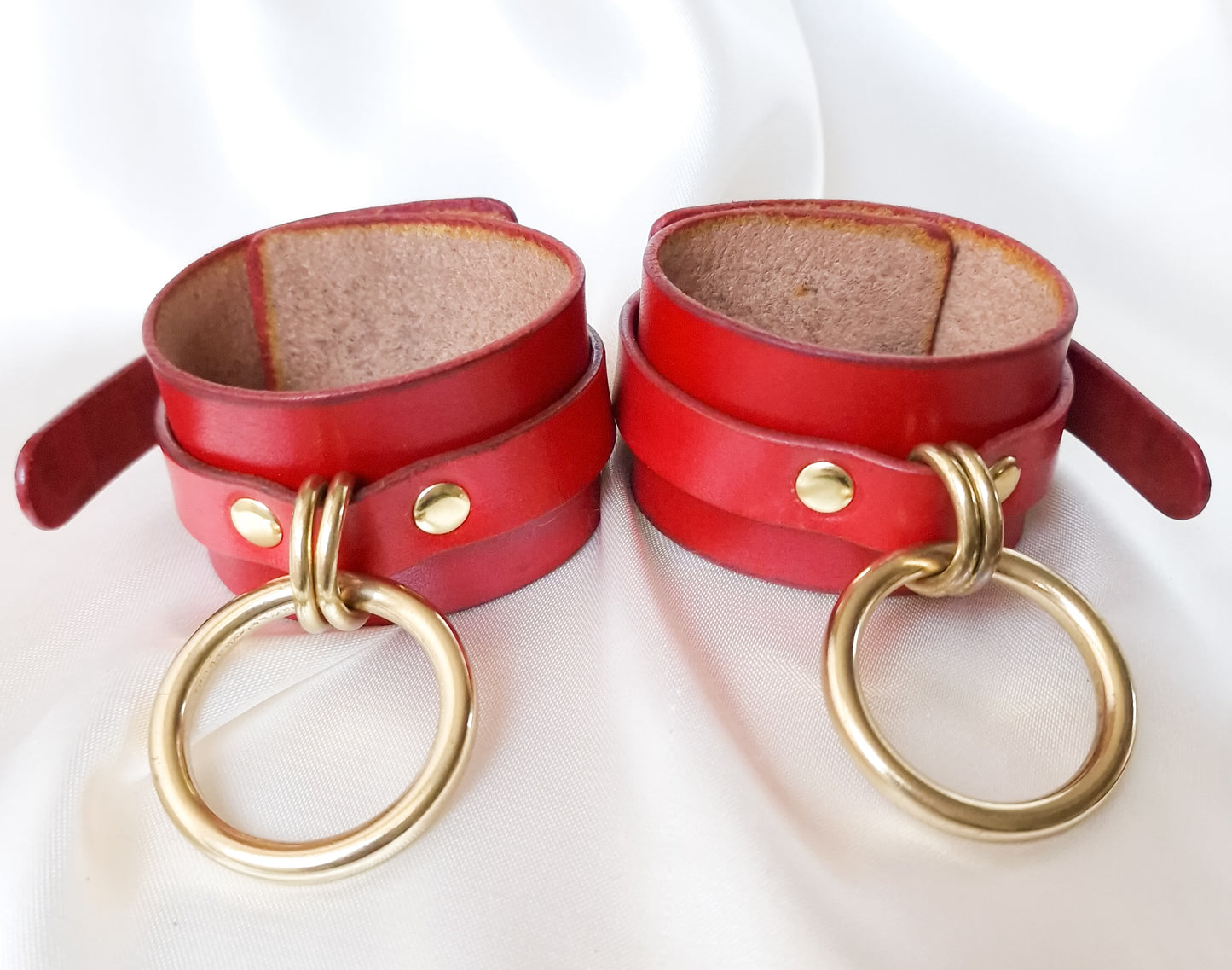 Ellipse Cuffs Set Red