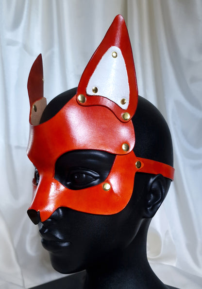 Kitsune leather mask for comfortable wear. Fine leathercraft.